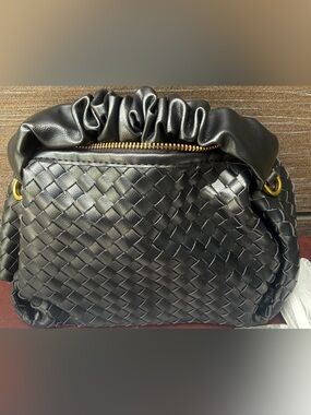 Black Woven Leather small Shoulder Bag